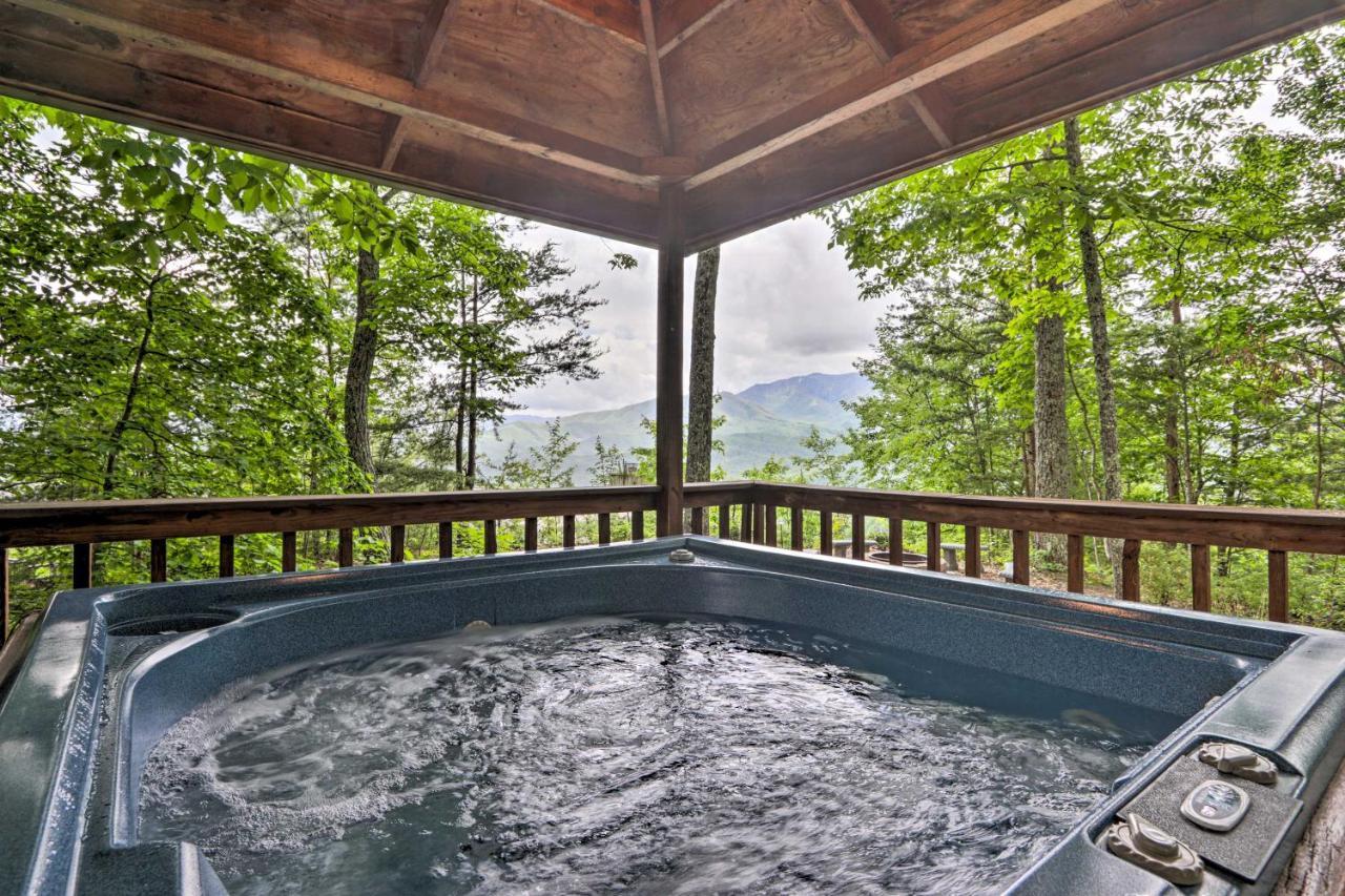 Vila Gatlinburg Escape With Hot Tub, Deck And Mtn View Exteriér fotografie